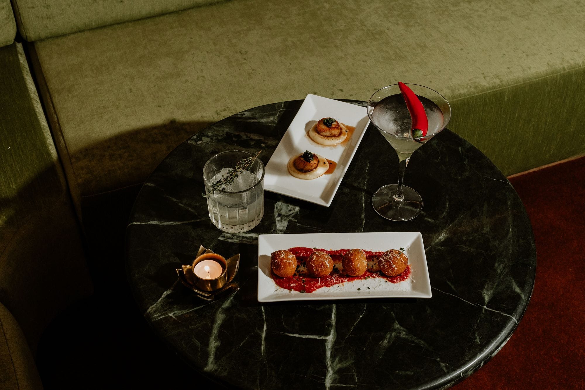 cocktails n food table